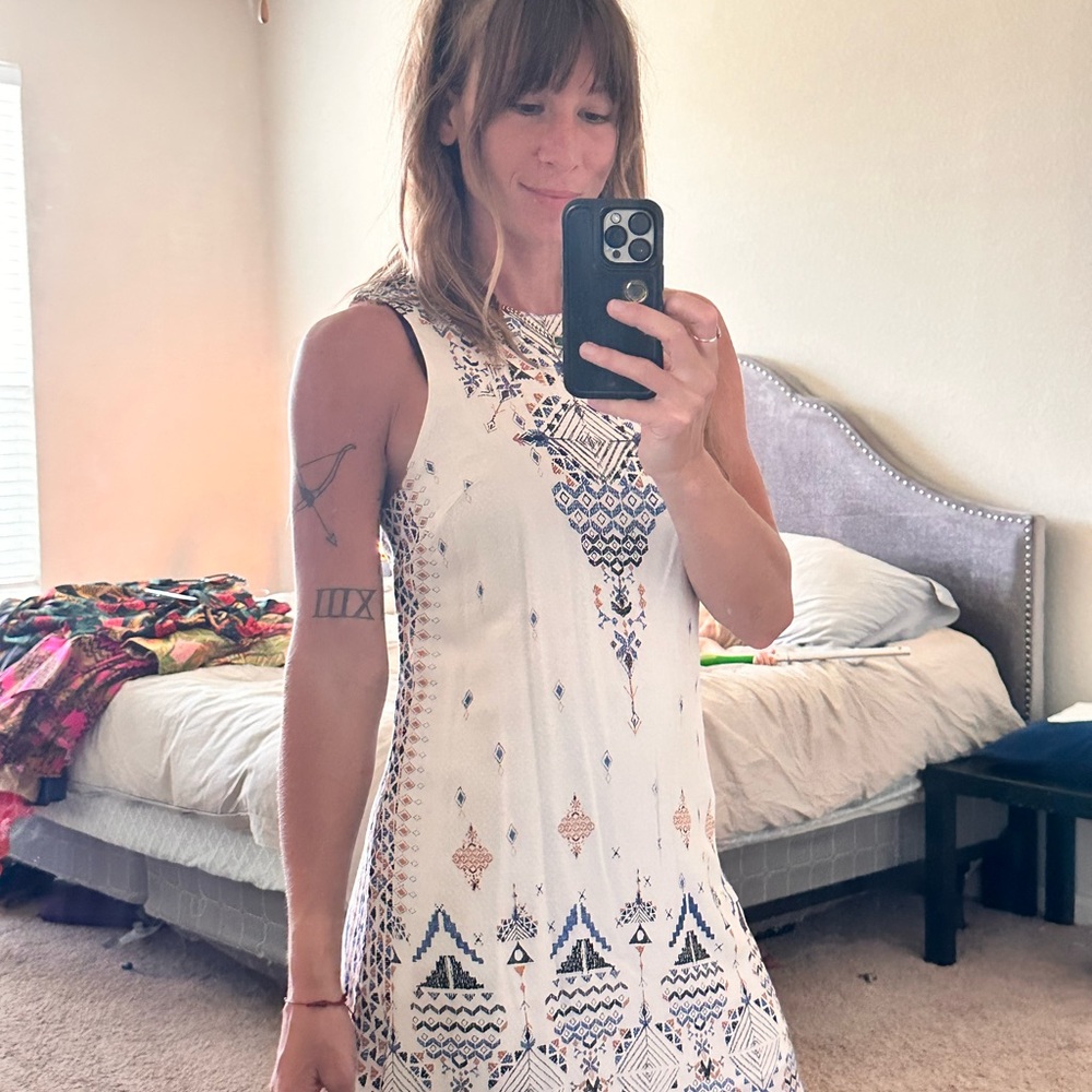White Sleeveless Geometric Dress
